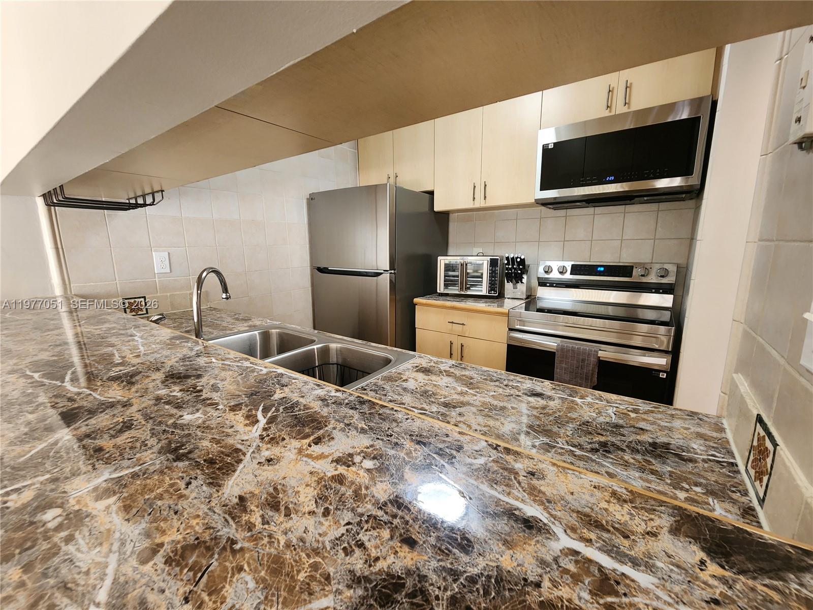 PEPPERMILL KENDALE LKS W - Residential