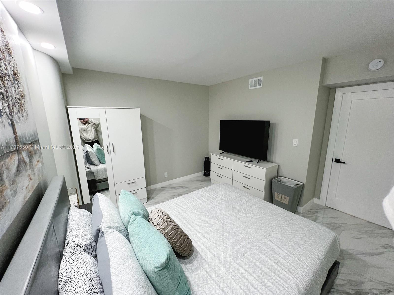 SEA AIR TOWERS CONDO - Residential