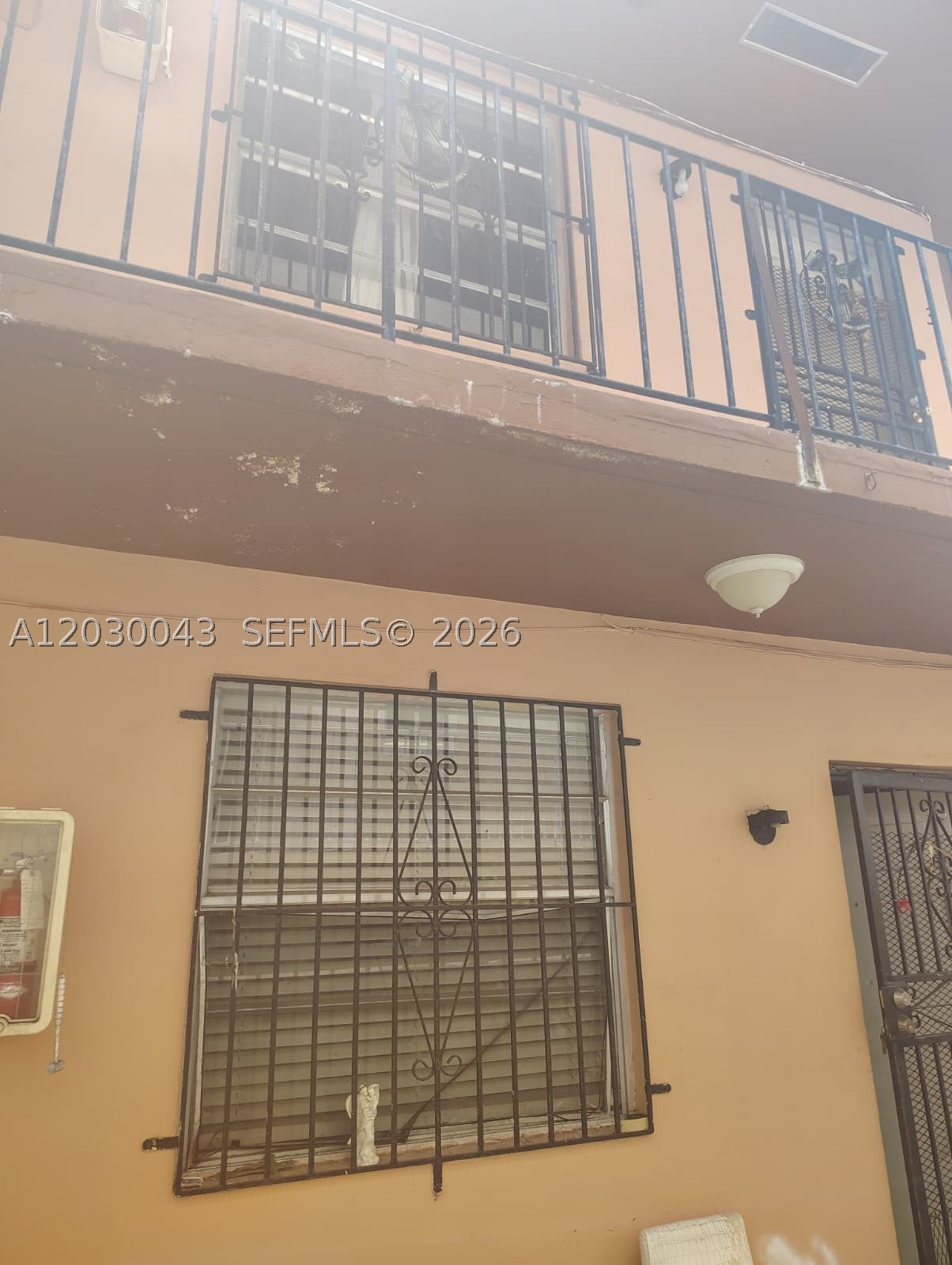View photos, virtual tours, details... 934 SW 3rd St