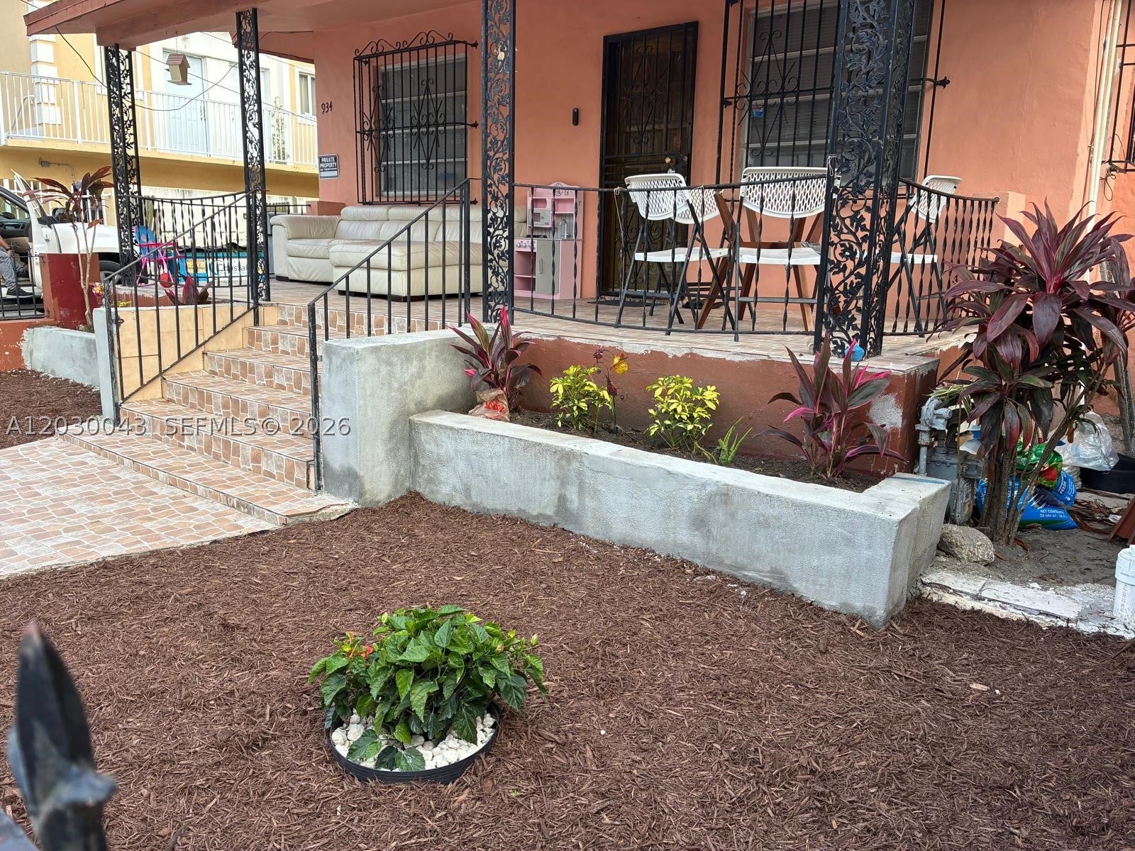 View photos, virtual tours, details... 934 SW 3rd St