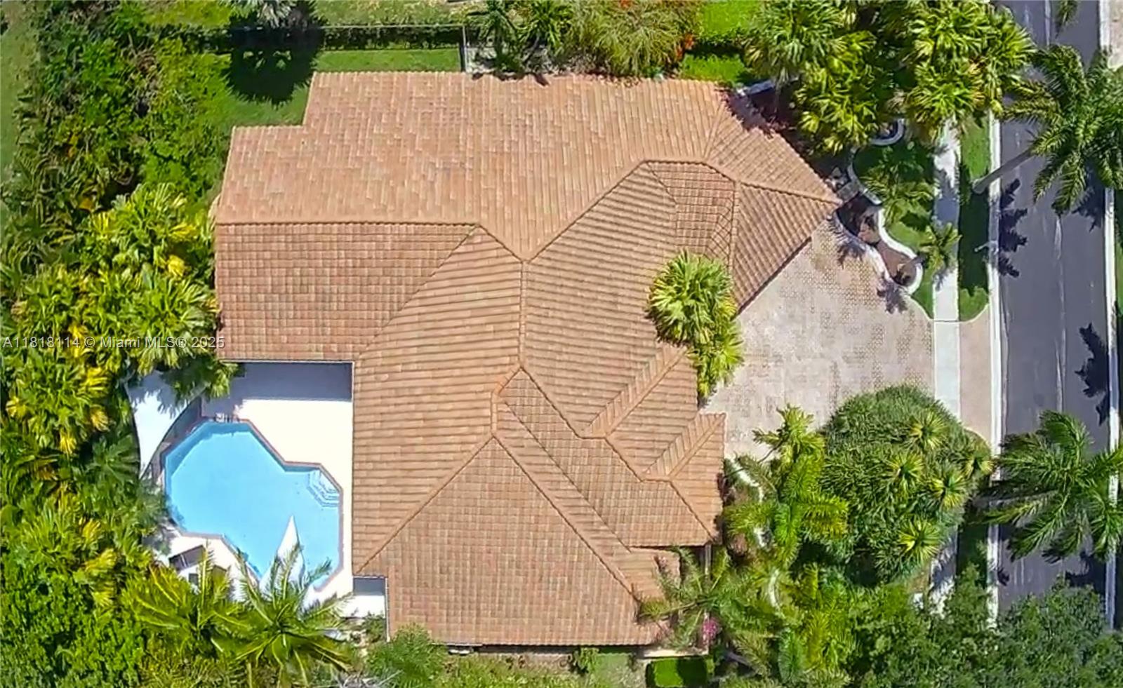 Property for Sale at 375 Sabal Way, Weston, Broward County, Florida - Bedrooms: 5 
Bathrooms: 4.5  - $1,850,000