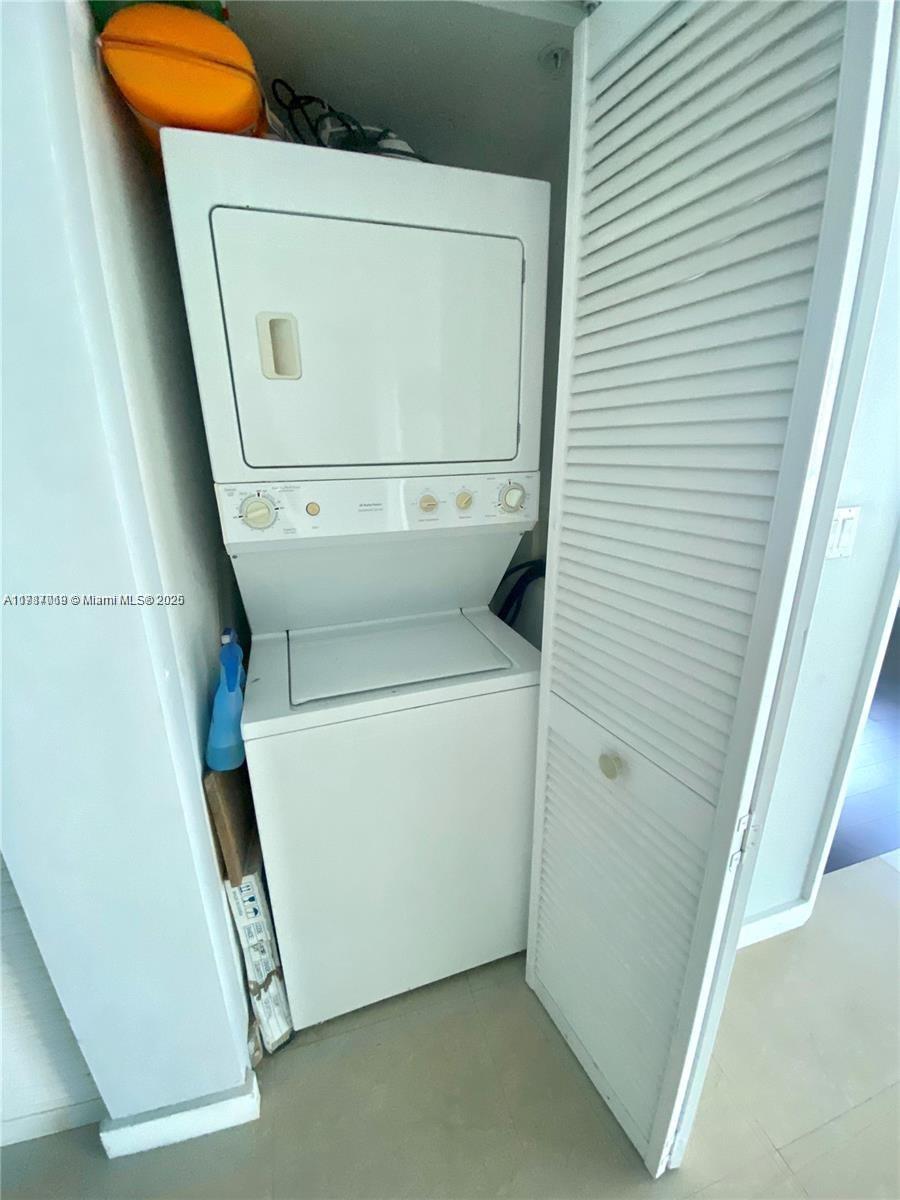 1800 CLUB CONDO - Residential