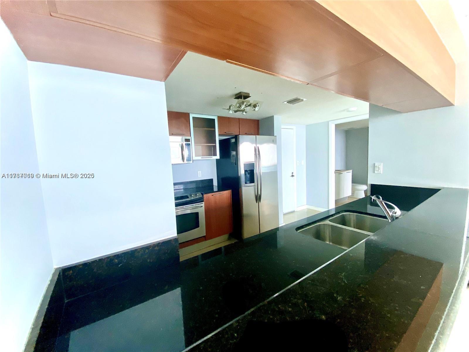 1800 CLUB CONDO - Residential