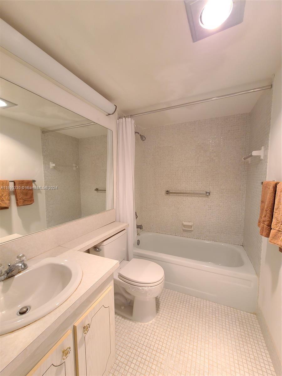 FANSHAW AT CENTURY VILLAG - Residential Lease