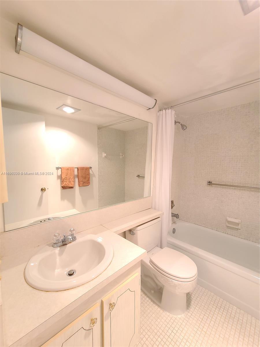 FANSHAW AT CENTURY VILLAG - Residential Lease