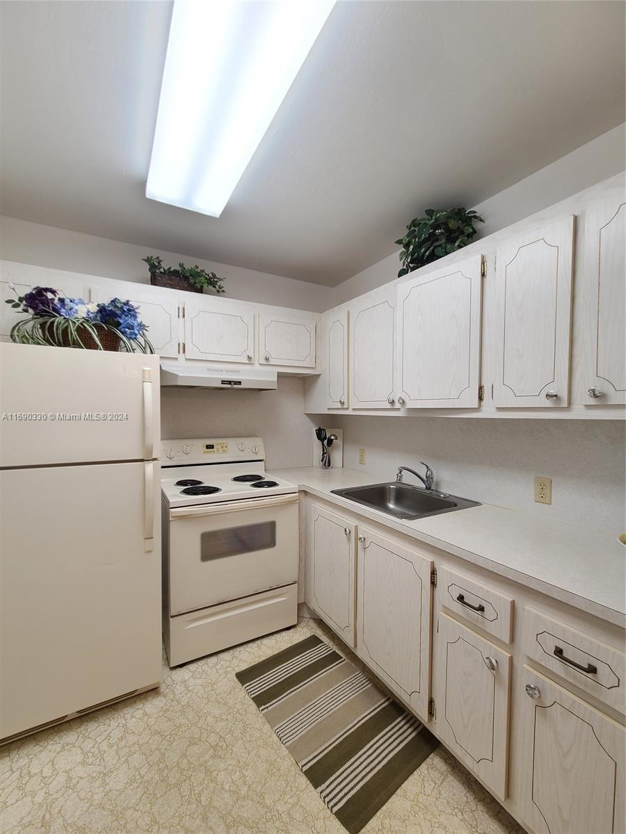 FANSHAW AT CENTURY VILLAG - Residential Lease