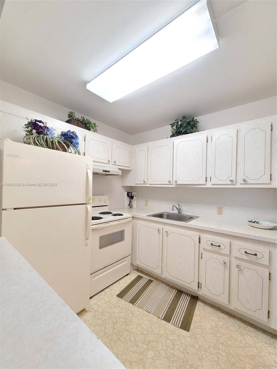 FANSHAW AT CENTURY VILLAG - Residential Lease