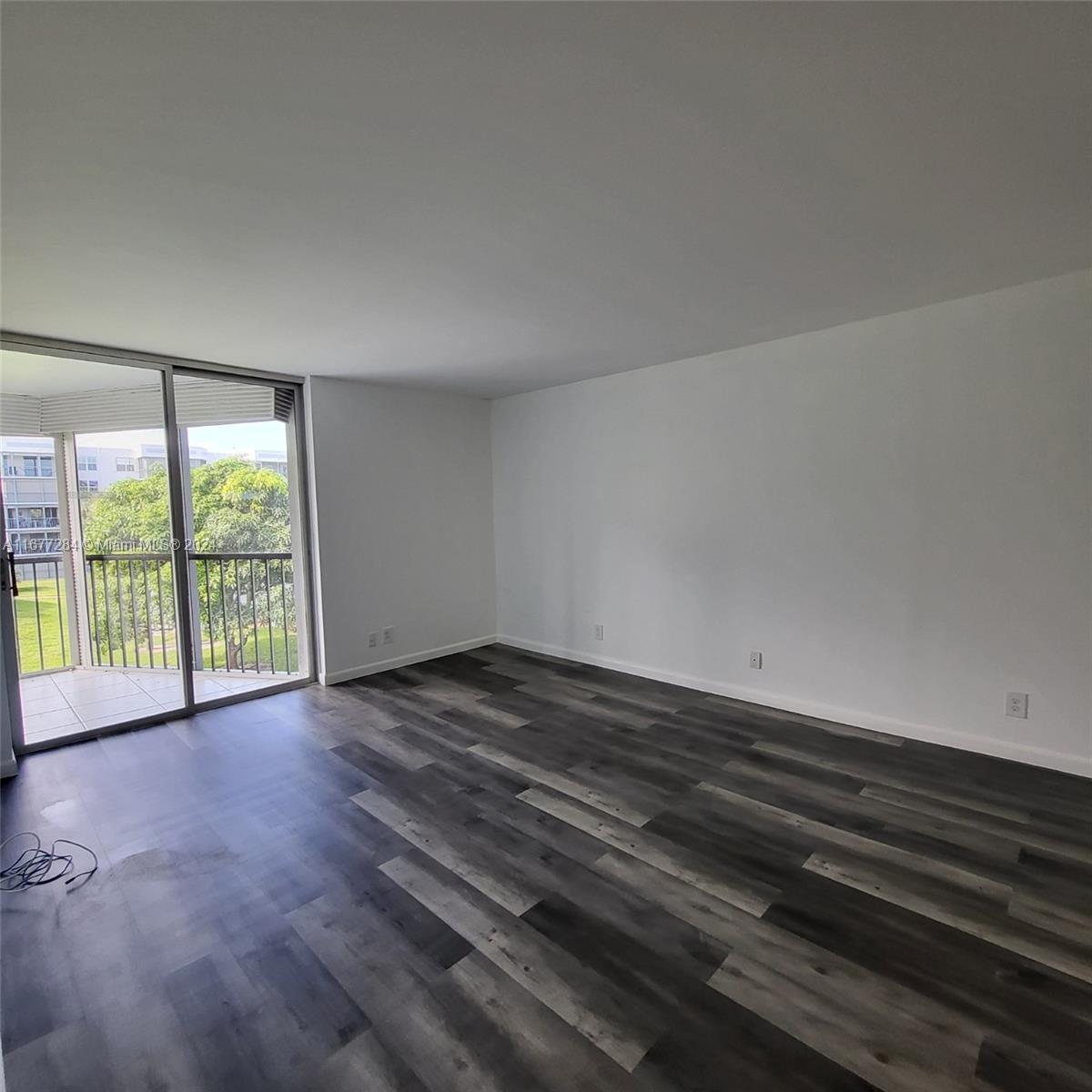 BOCA TEECA CONDO 9 - Residential