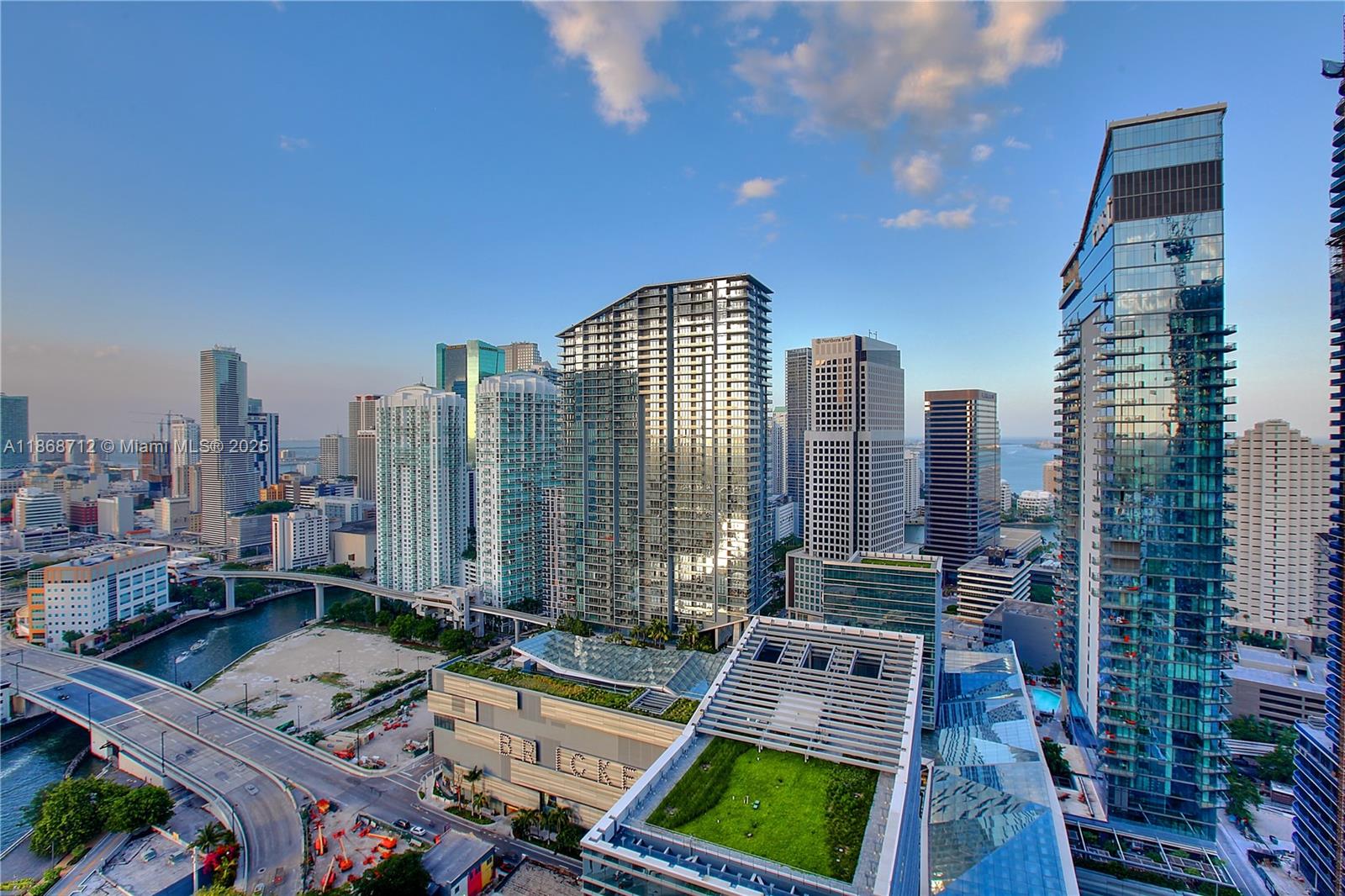 RISE CONDO - Residential