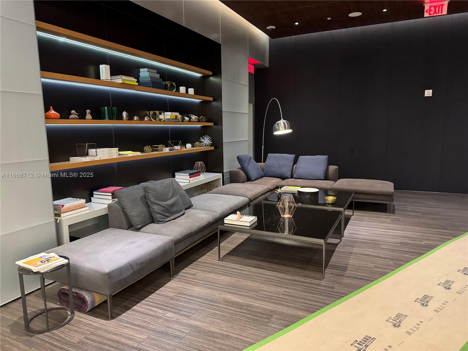 RISE CONDO - Residential