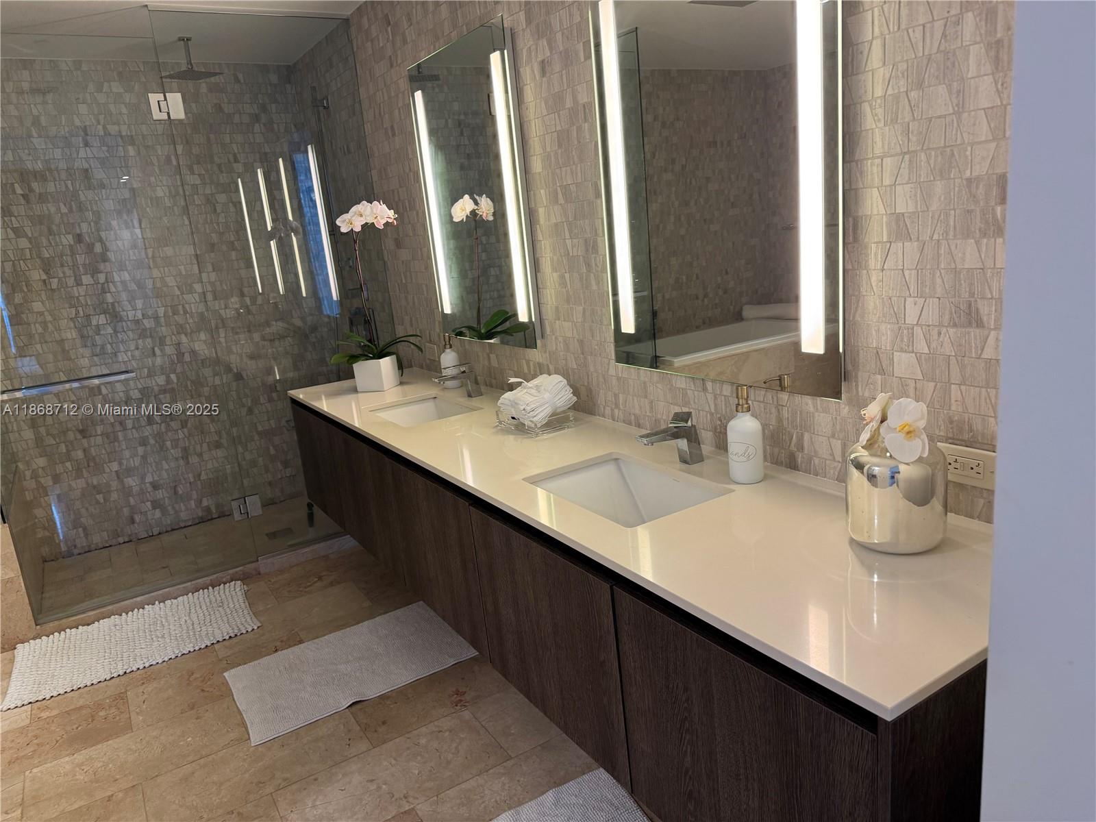 RISE CONDO - Residential