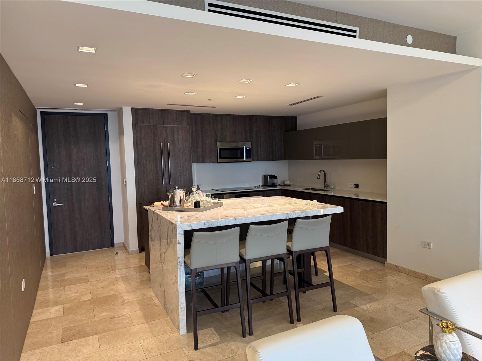 RISE CONDO - Residential