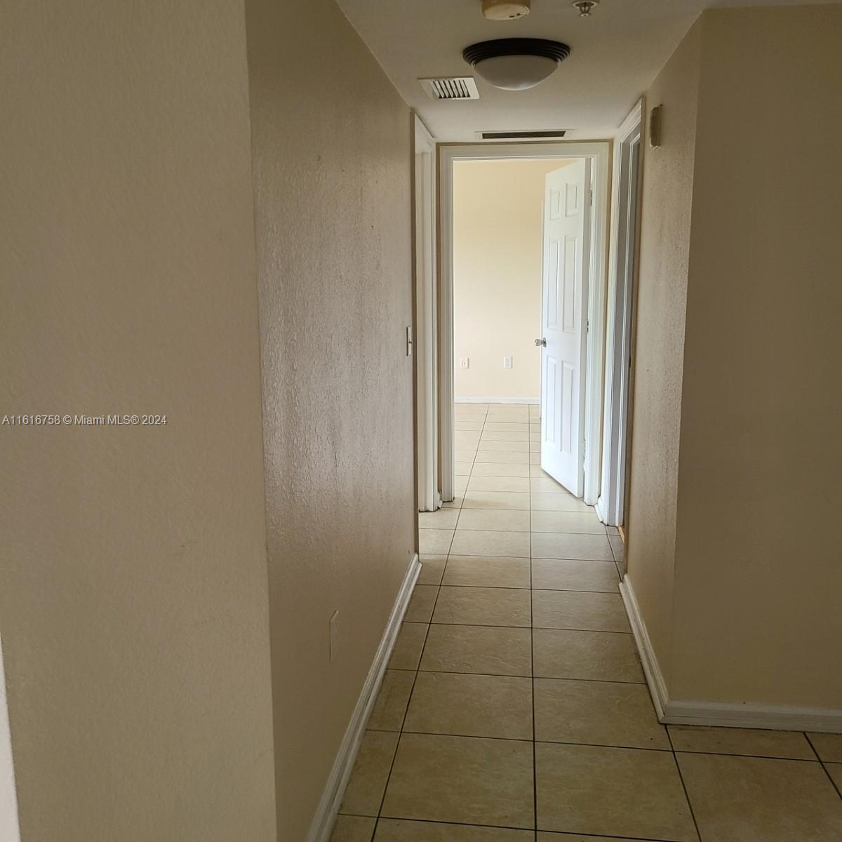 VISTA TRACE 2 CONDO - Residential Lease