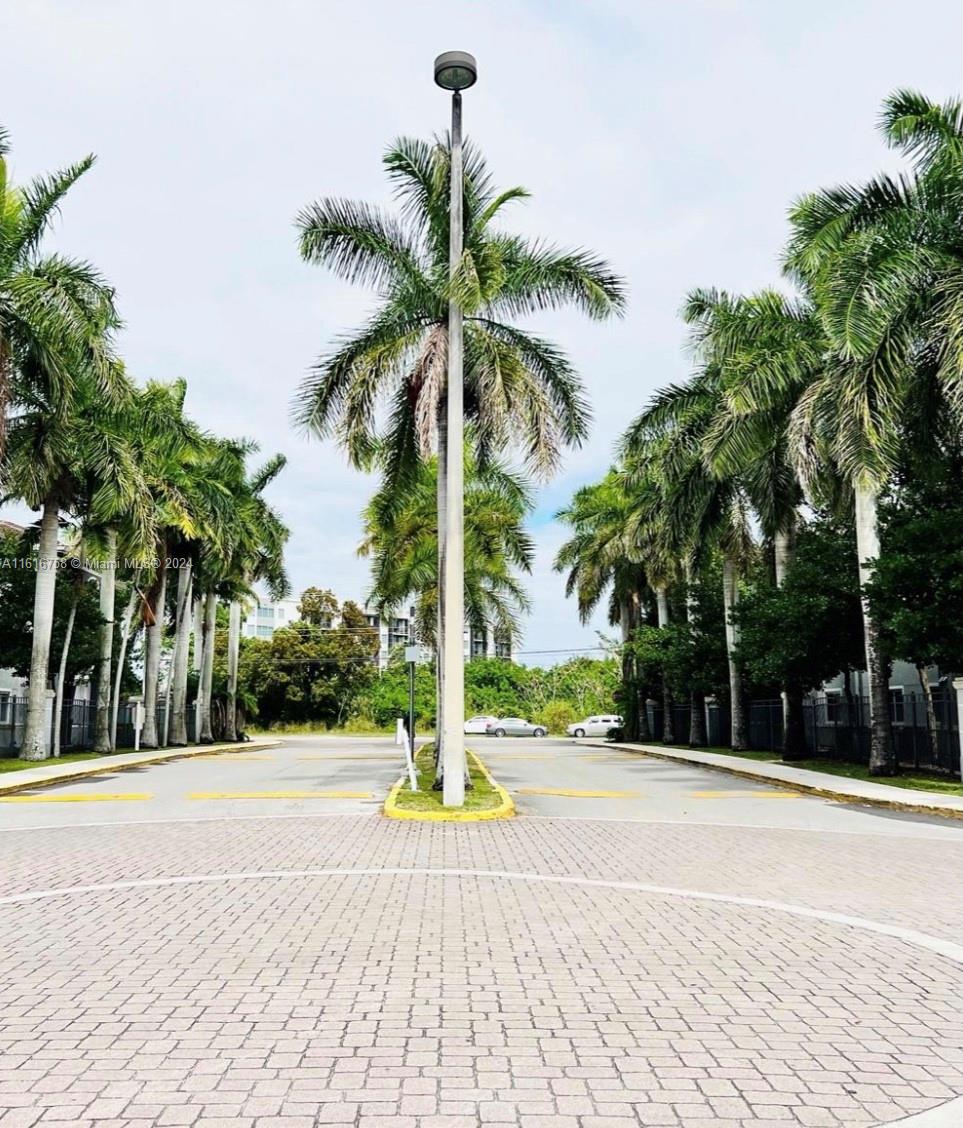 VISTA TRACE 2 CONDO - Residential Lease