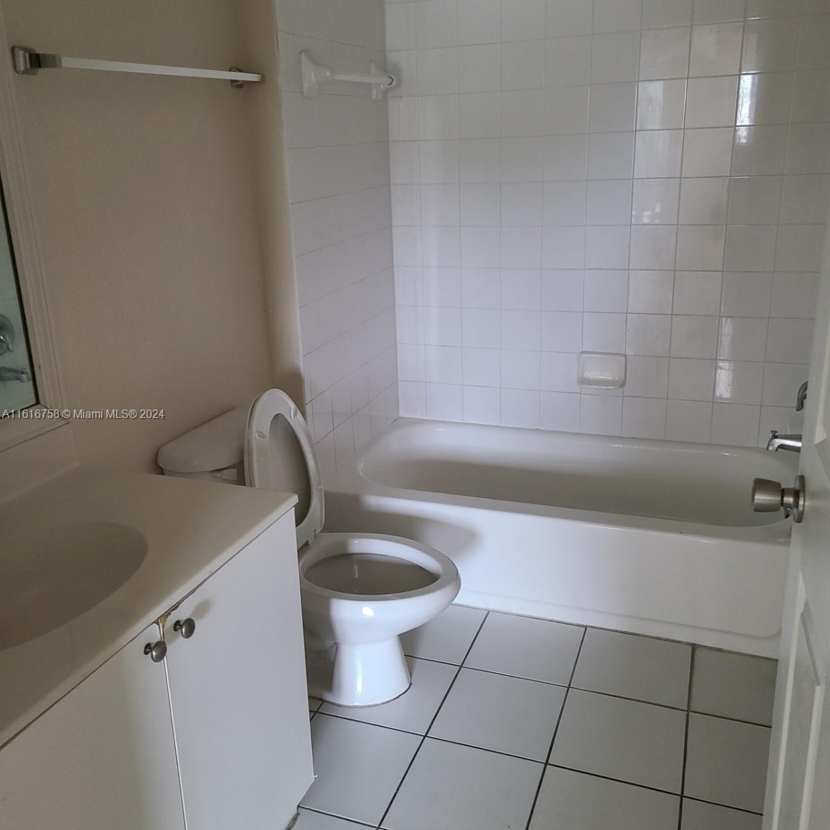 VISTA TRACE 2 CONDO - Residential Lease