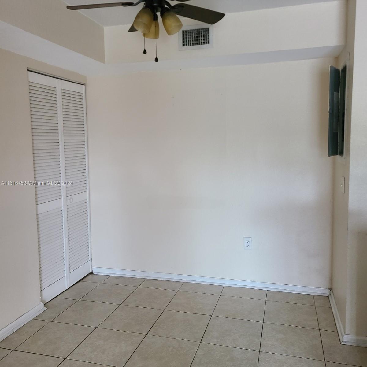 VISTA TRACE 2 CONDO - Residential Lease