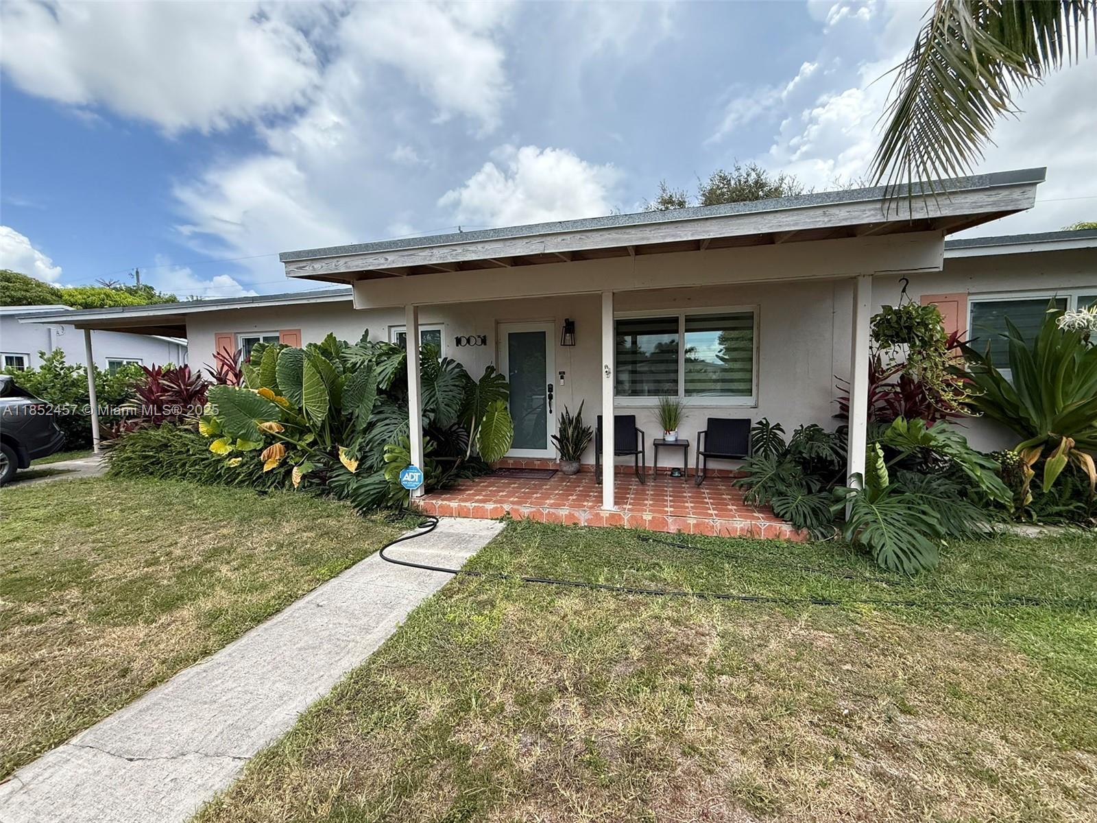 10031 Jamaica Dr