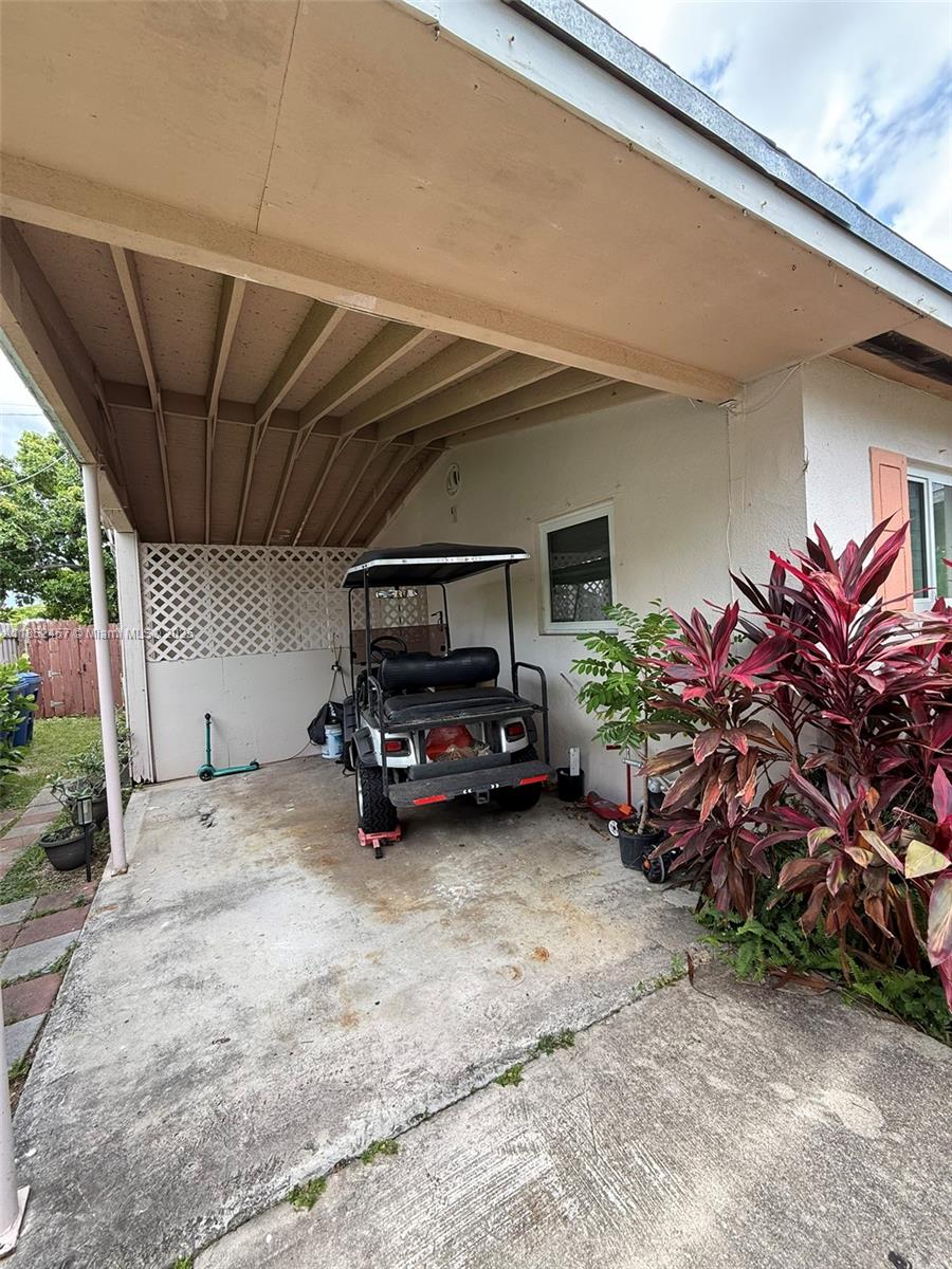 10031 Jamaica Dr