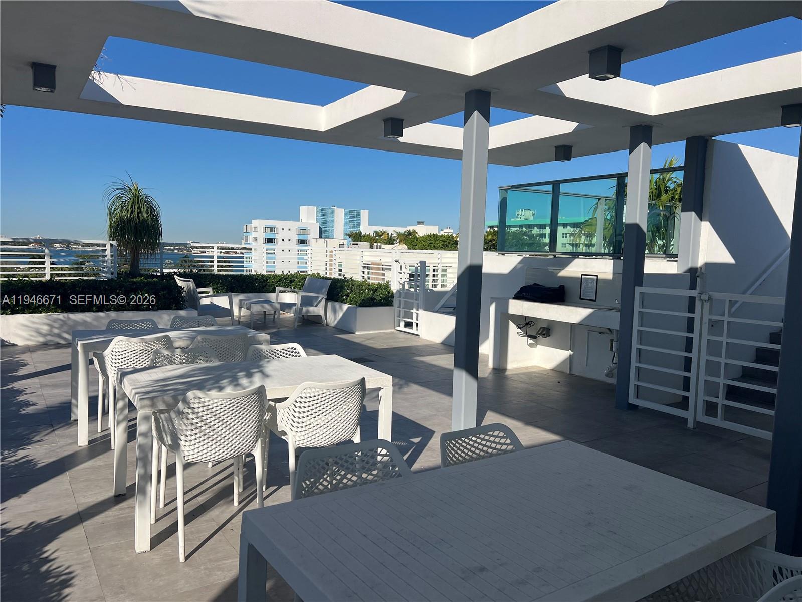 THE PALMS CONDO - Residential