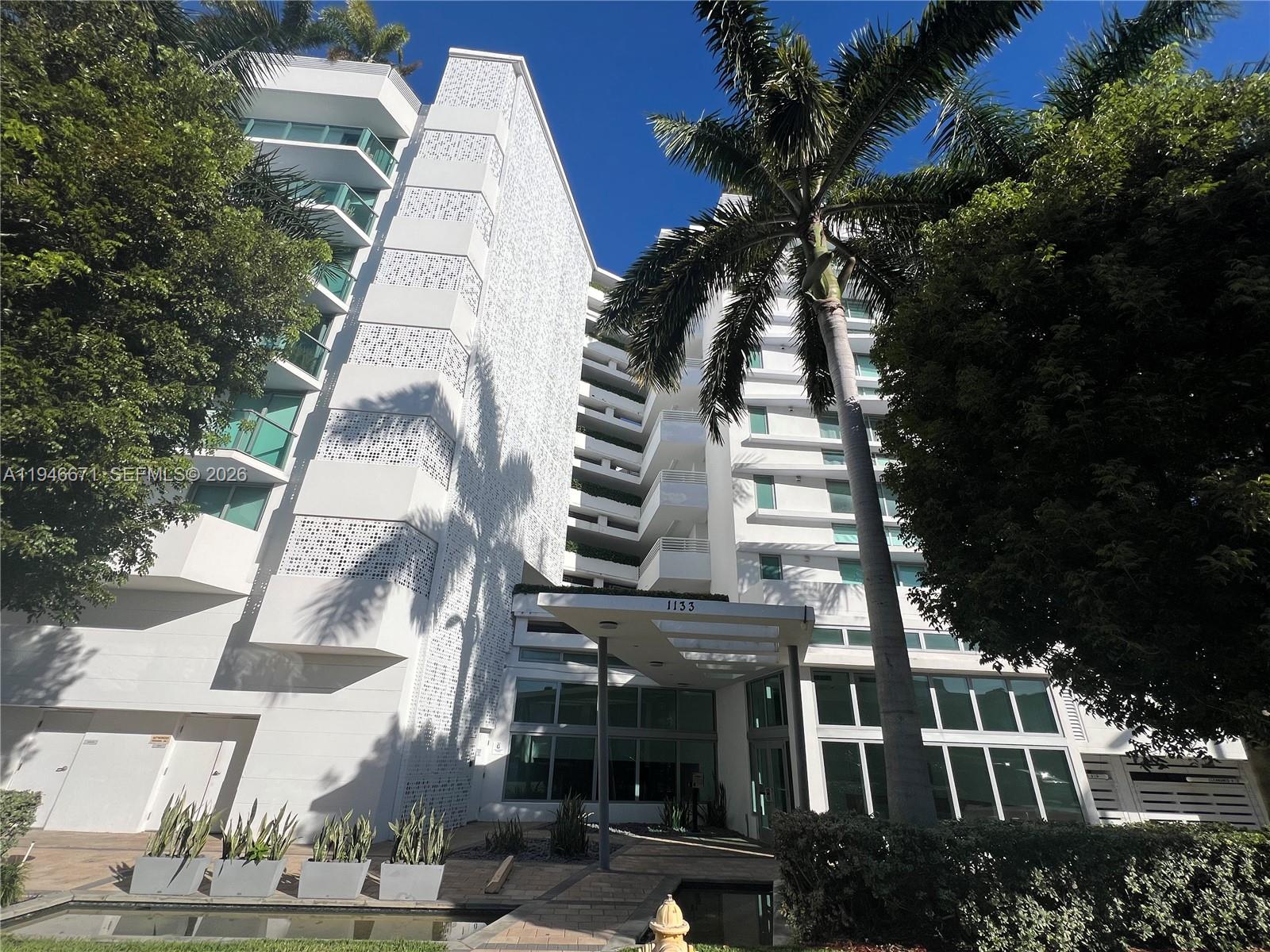 THE PALMS CONDO - Residential