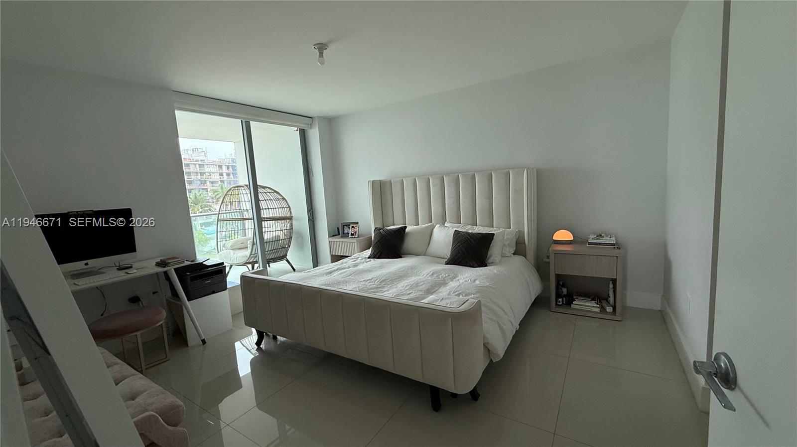 THE PALMS CONDO - Residential