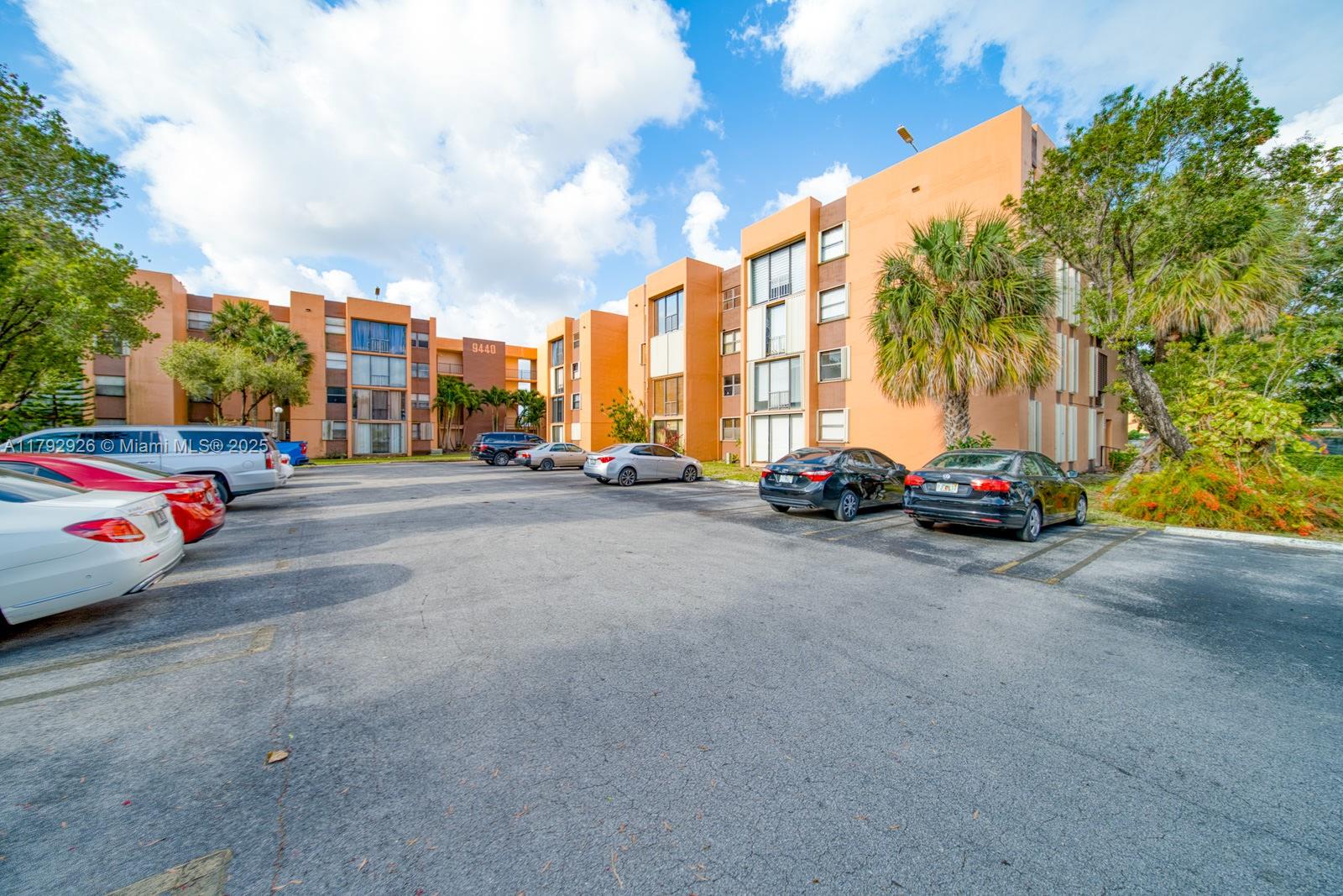 VERSIALLES GARDENS II CON - Residential Lease