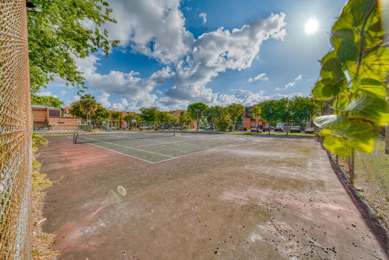 VERSIALLES GARDENS II CON - Residential Lease