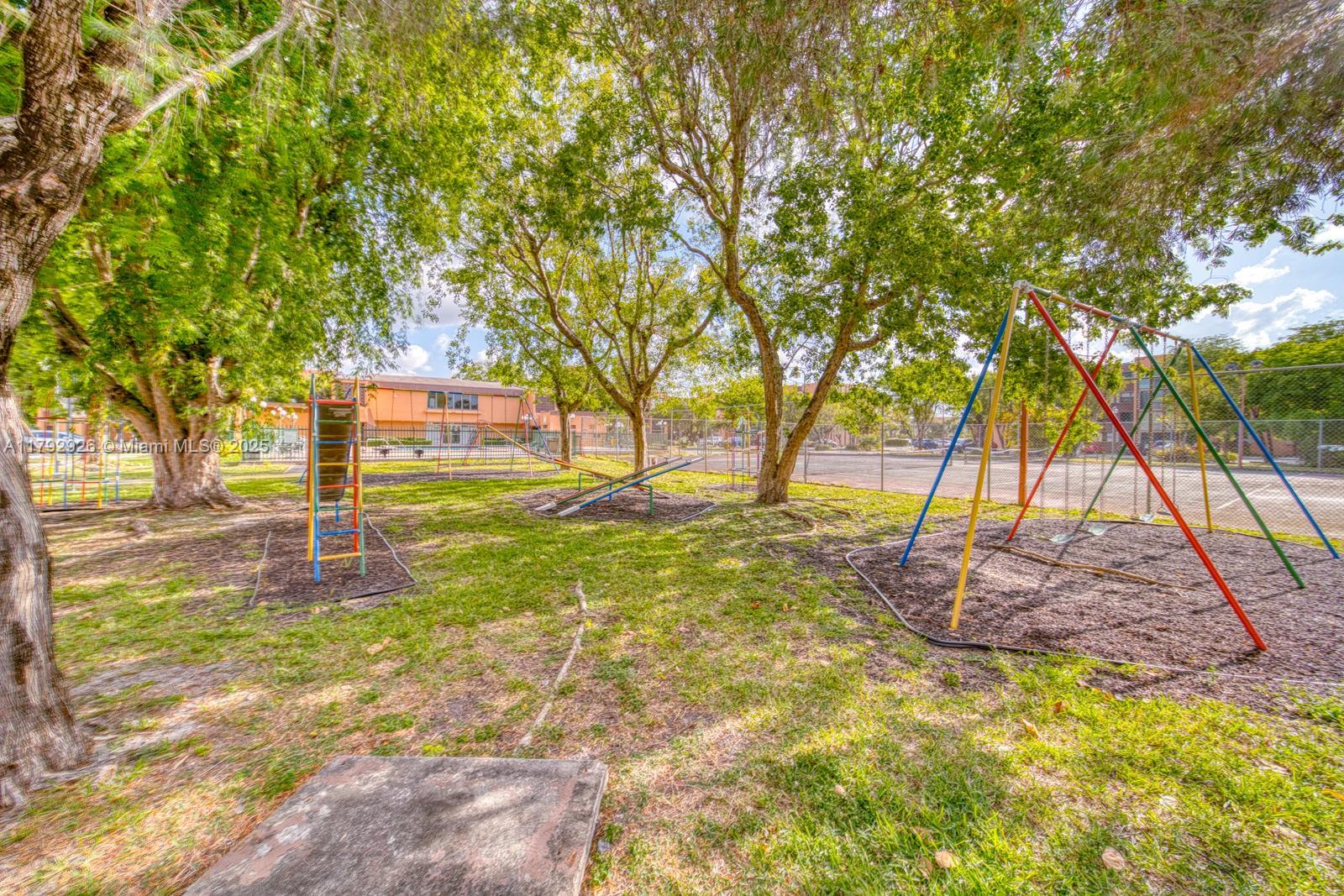 VERSIALLES GARDENS II CON - Residential Lease