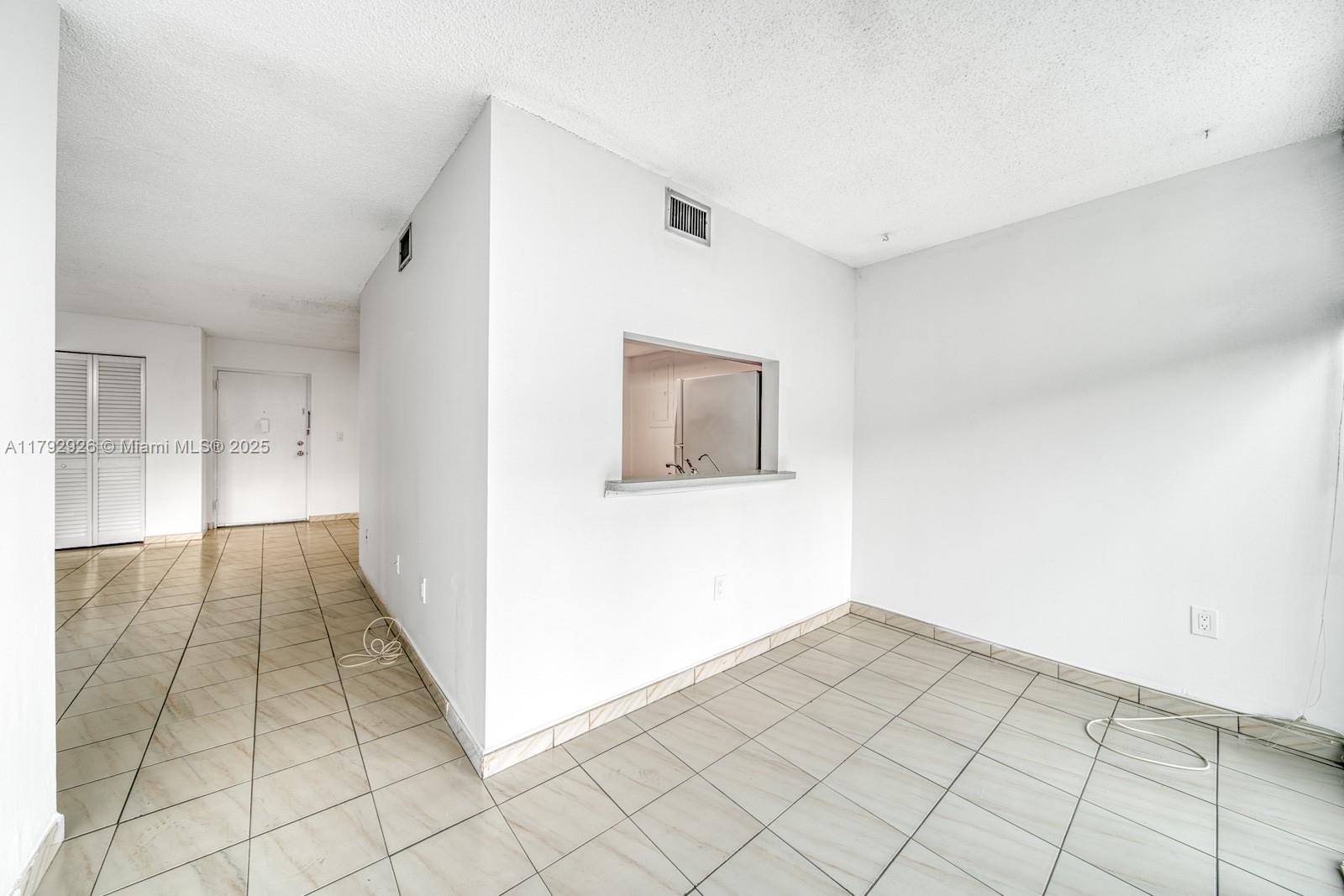 VERSIALLES GARDENS II CON - Residential Lease