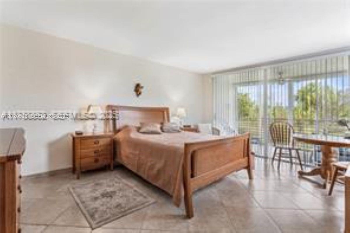 3800 Oaks Clubhouse Dr 307