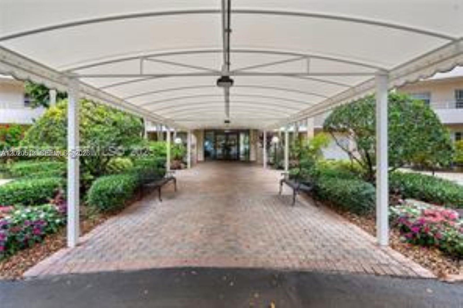 3800 Oaks Clubhouse Dr 307