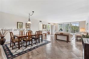 3800 Oaks Clubhouse Dr 307