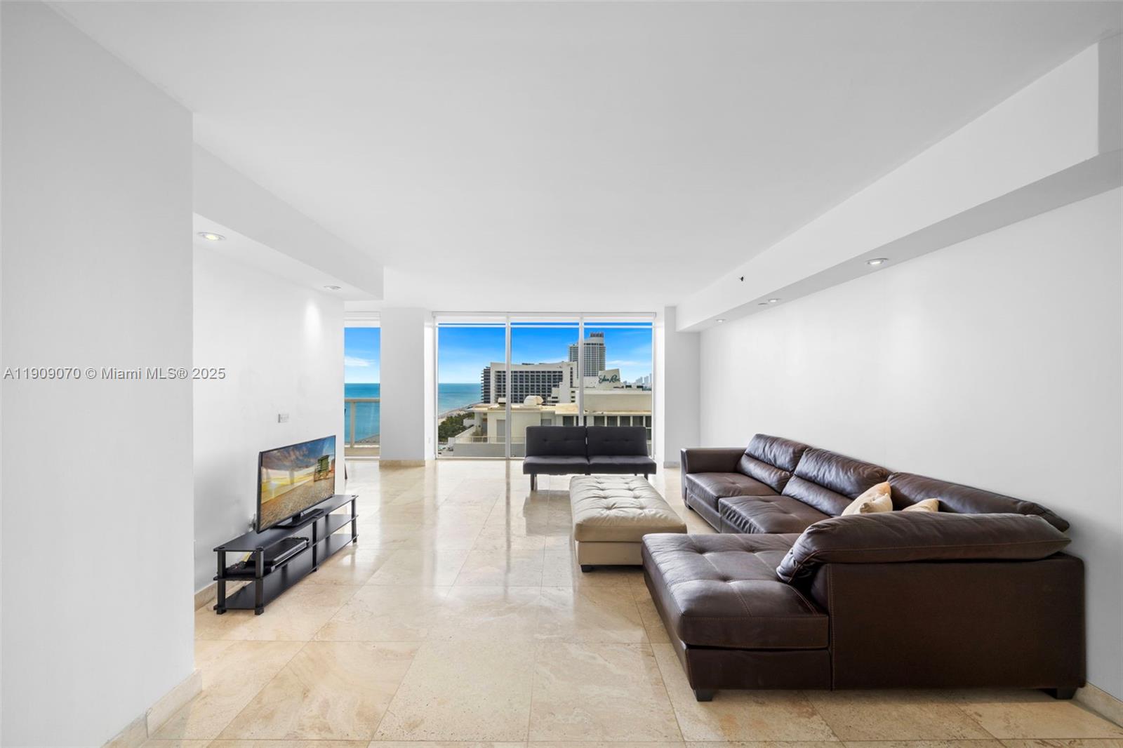 4775 Collins Ave 1903