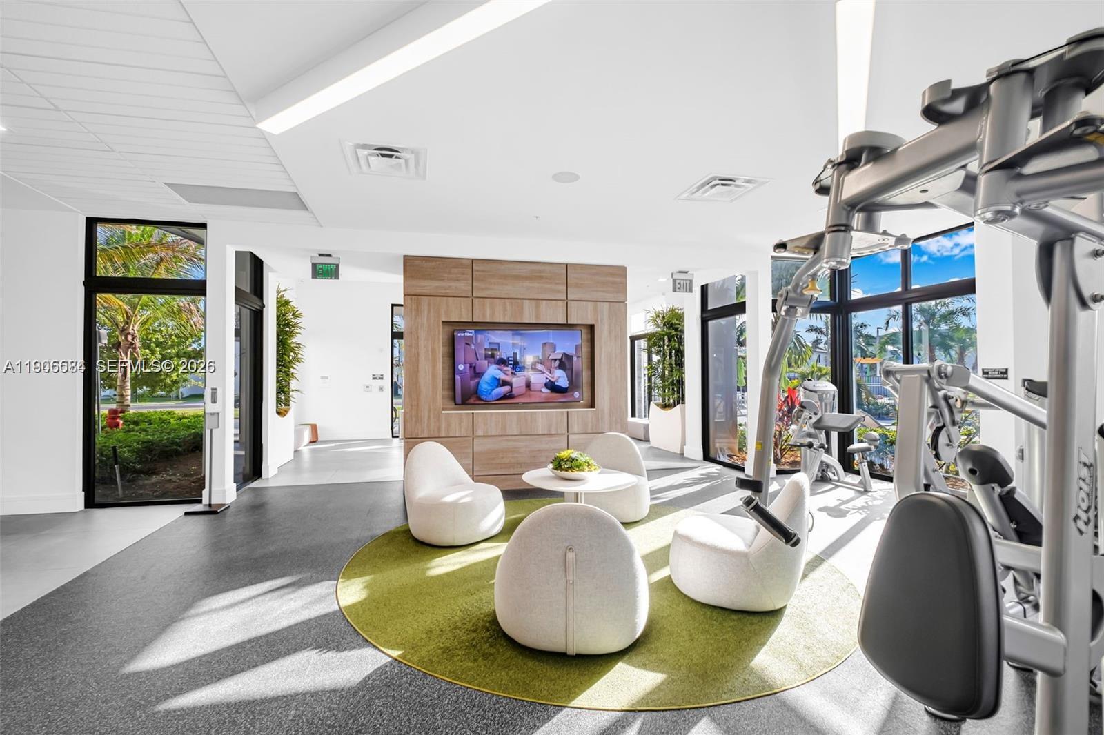 DOWNTOWN DORAL SOUTH PHAS - Residential