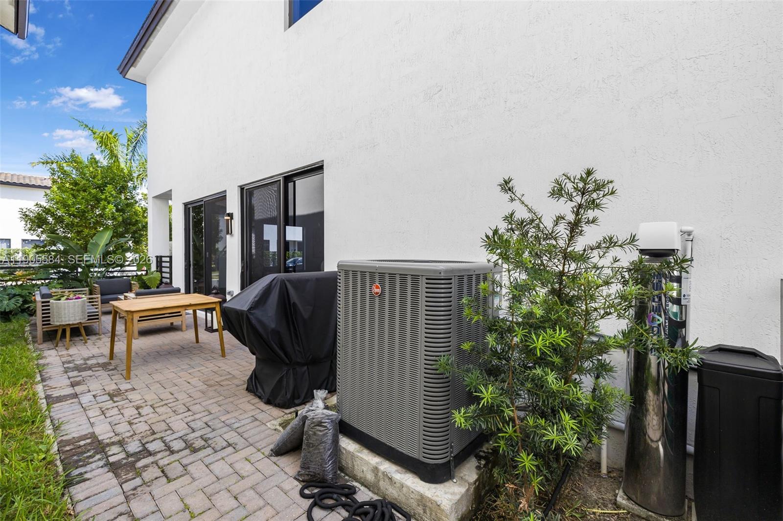 DOWNTOWN DORAL SOUTH PHAS - Residential