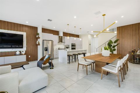 Photo of 8156 NW 43rd St, Doral, FL 33166 (MLS # A11905584)