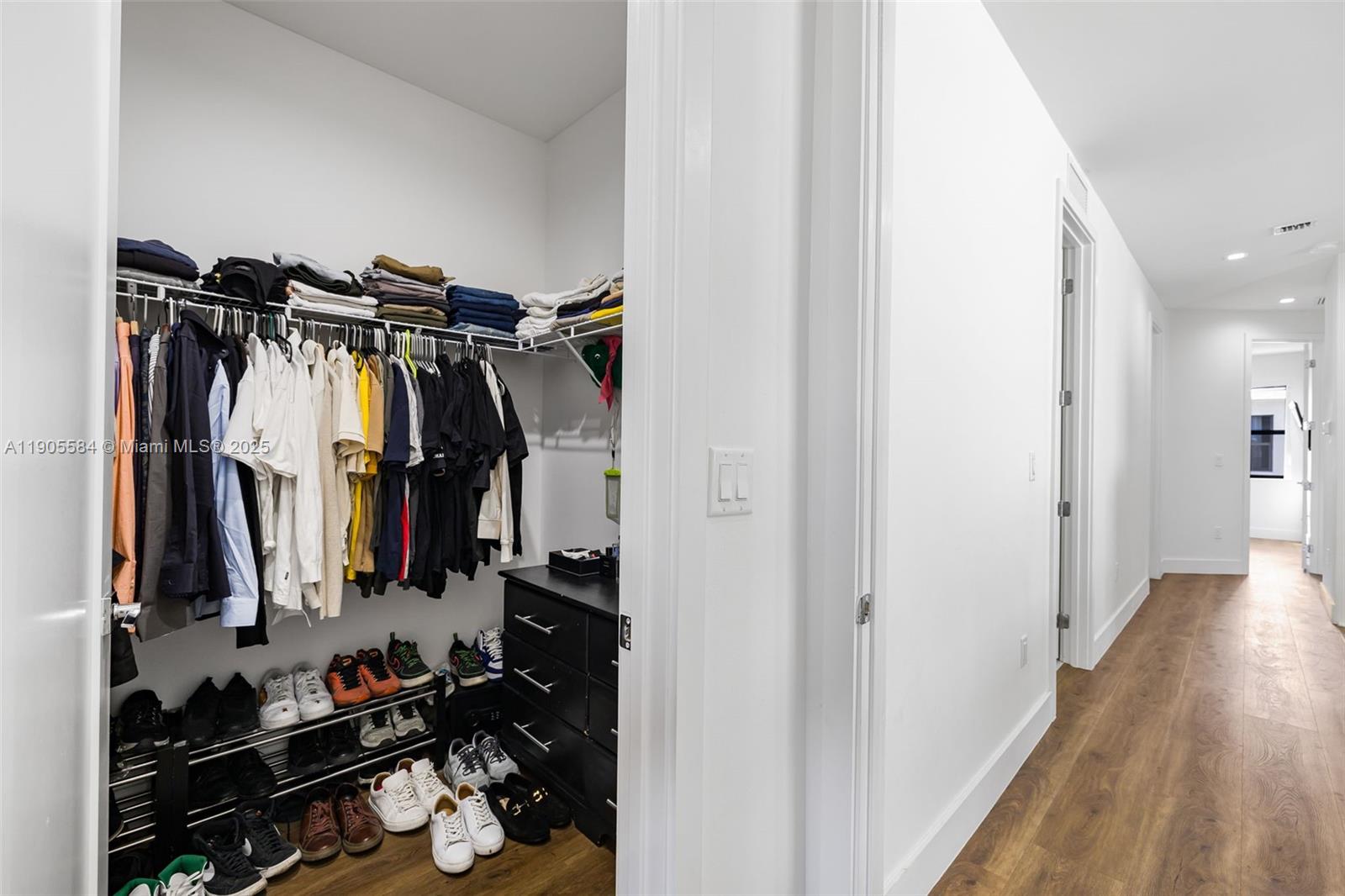 DOWNTOWN DORAL SOUTH PHAS - Residential