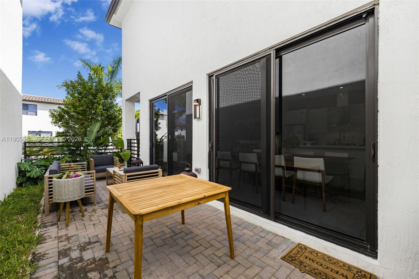 DOWNTOWN DORAL SOUTH PHAS - Residential