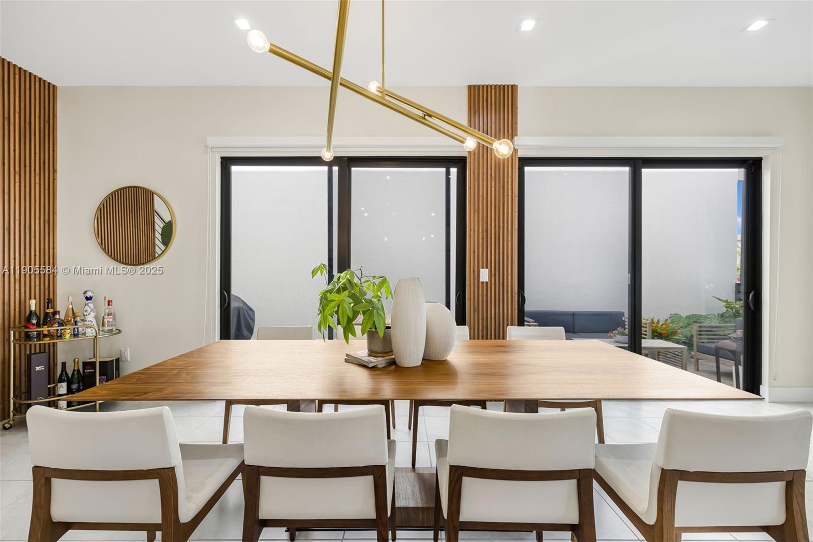 DOWNTOWN DORAL SOUTH PHAS - Residential