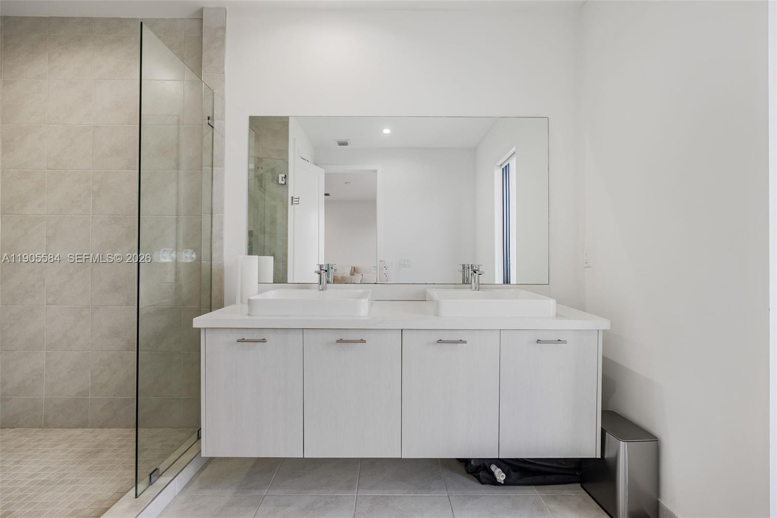 DOWNTOWN DORAL SOUTH PHAS - Residential