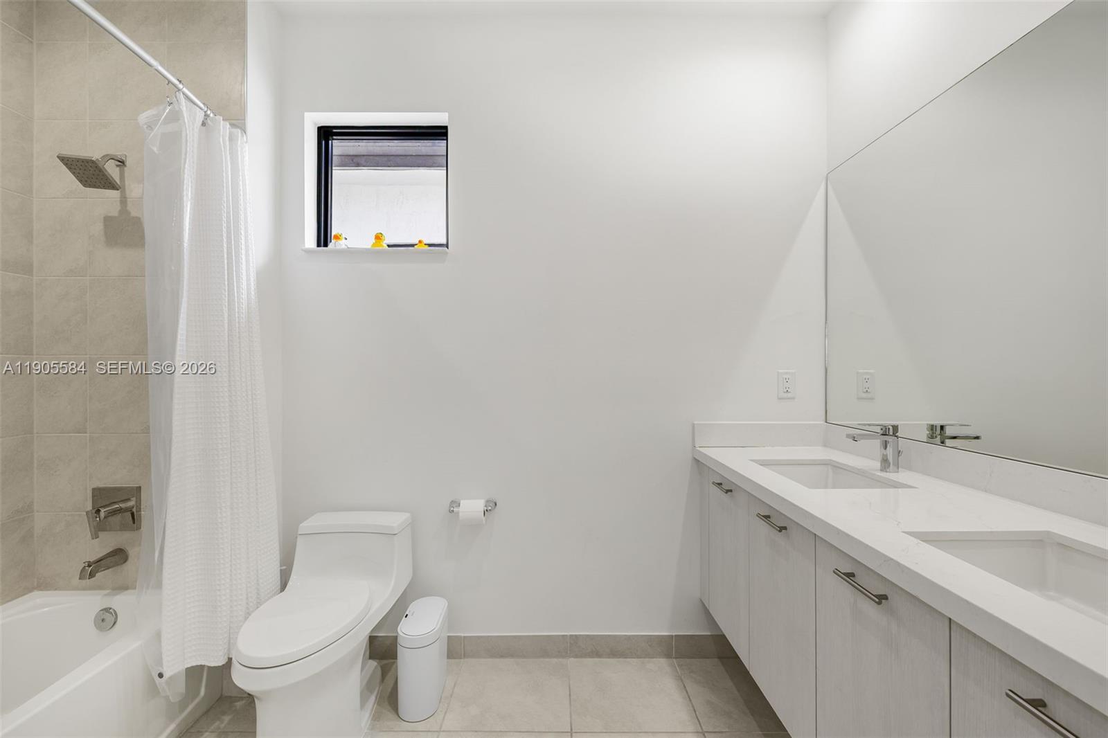 DOWNTOWN DORAL SOUTH PHAS - Residential