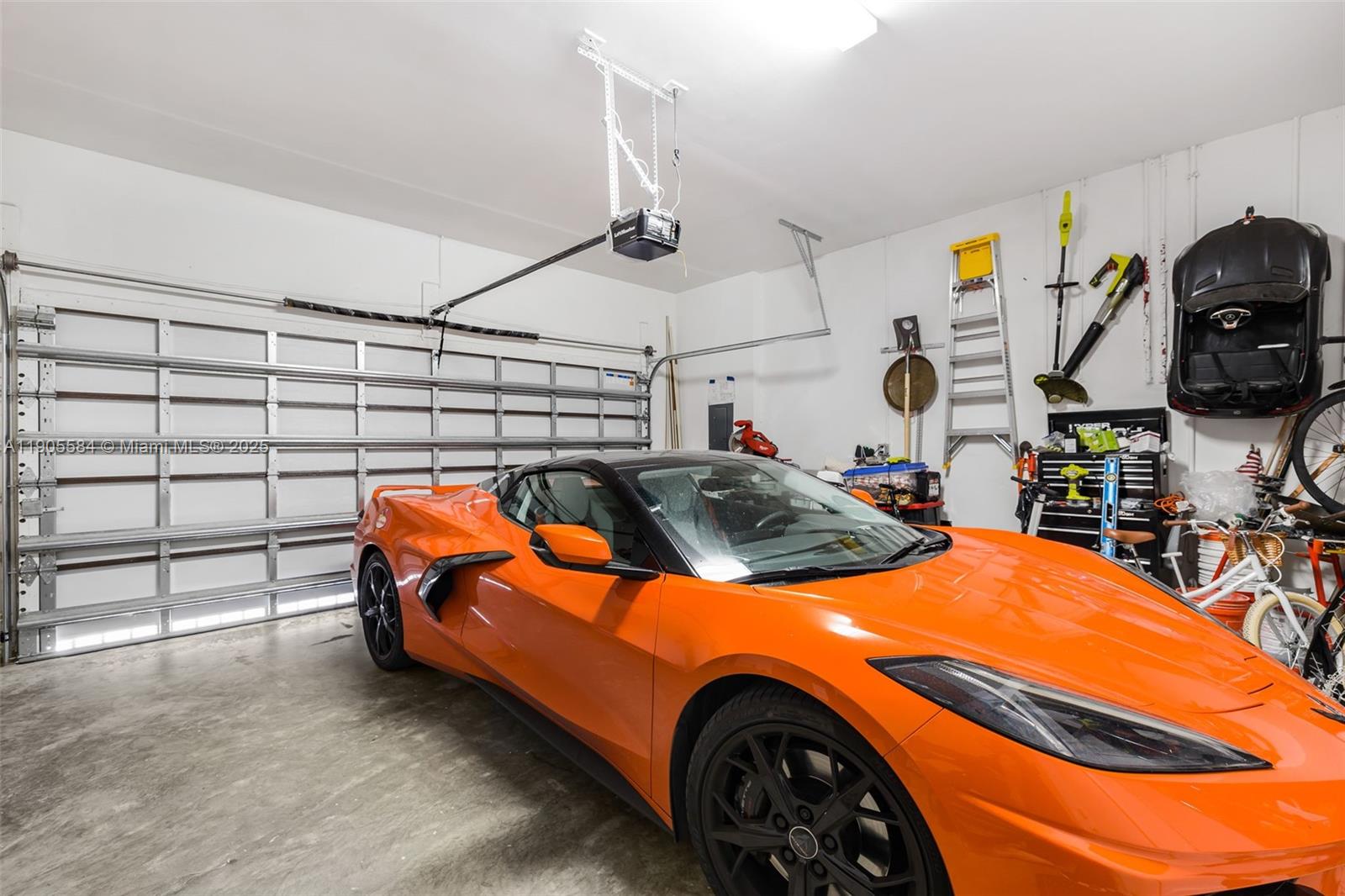 DOWNTOWN DORAL SOUTH PHAS - Residential