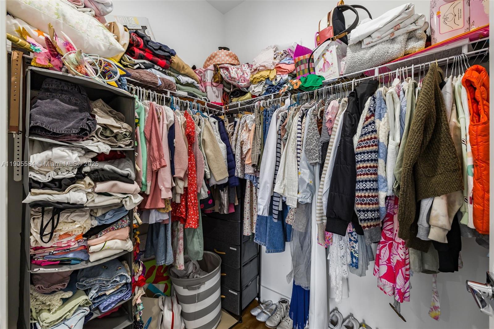 DOWNTOWN DORAL SOUTH PHAS - Residential