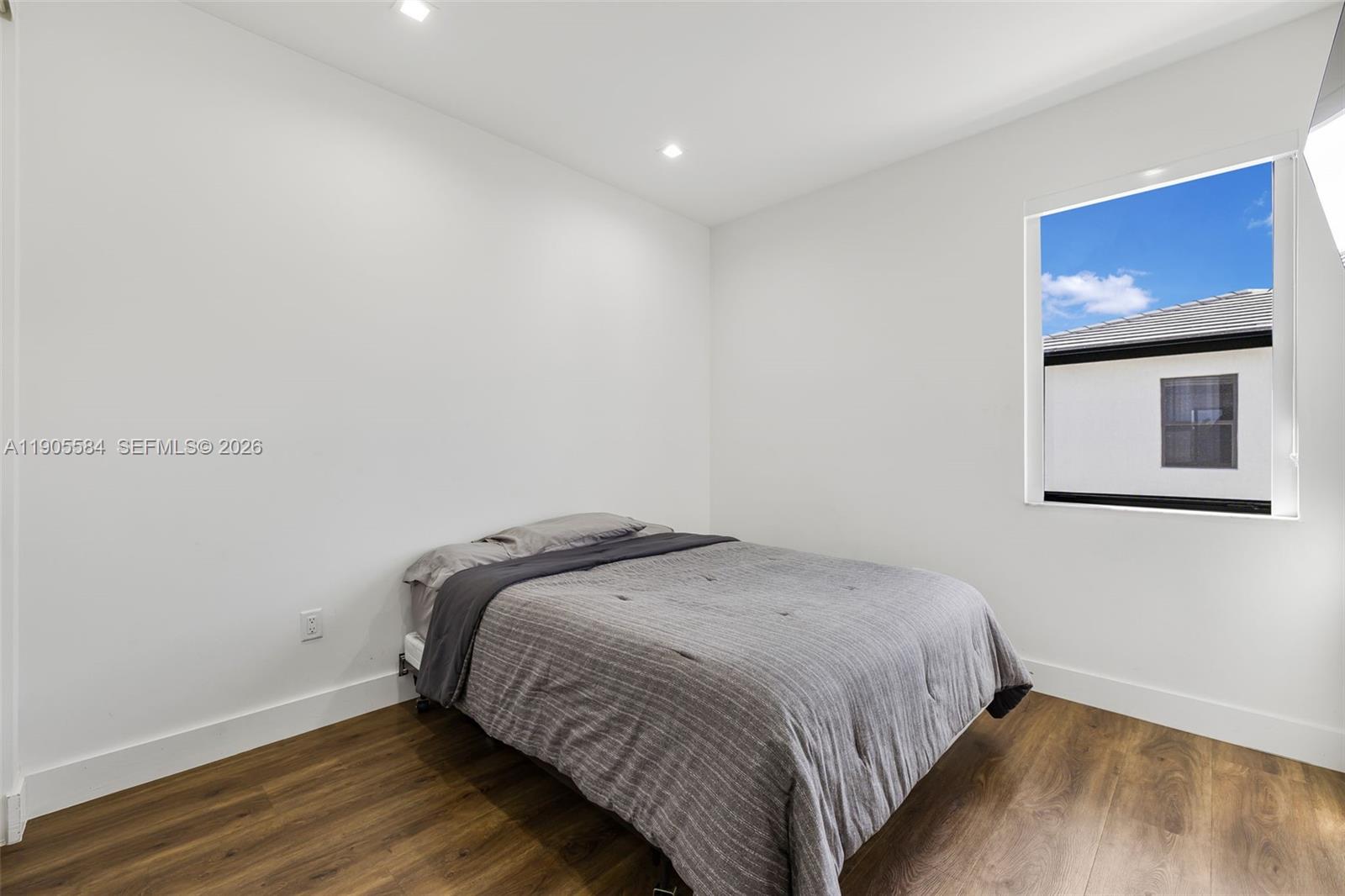 DOWNTOWN DORAL SOUTH PHAS - Residential