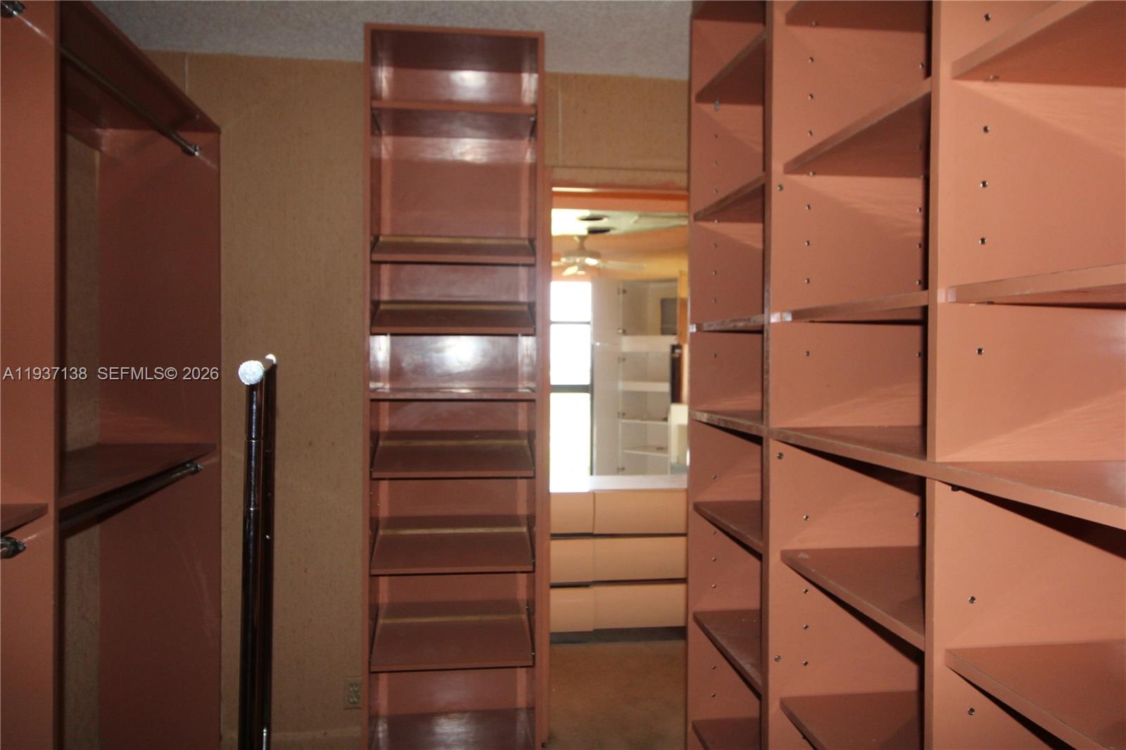 TOWERS OF QUAYSIDE CONDO - Residential