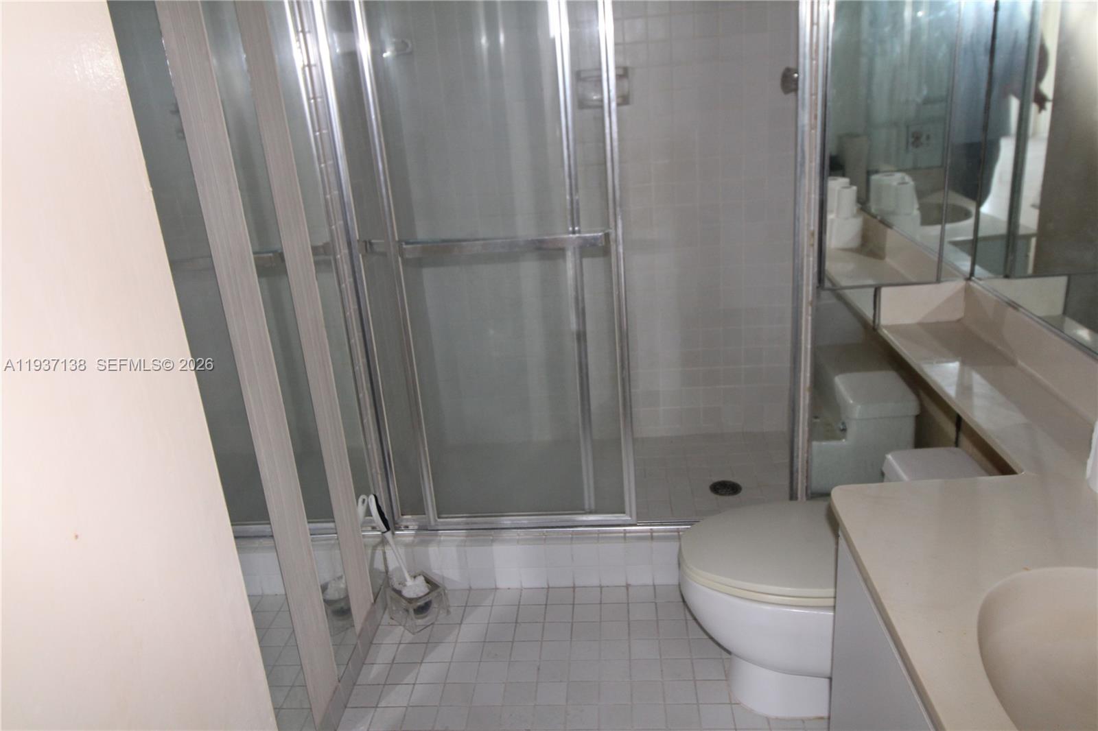 TOWERS OF QUAYSIDE CONDO - Residential