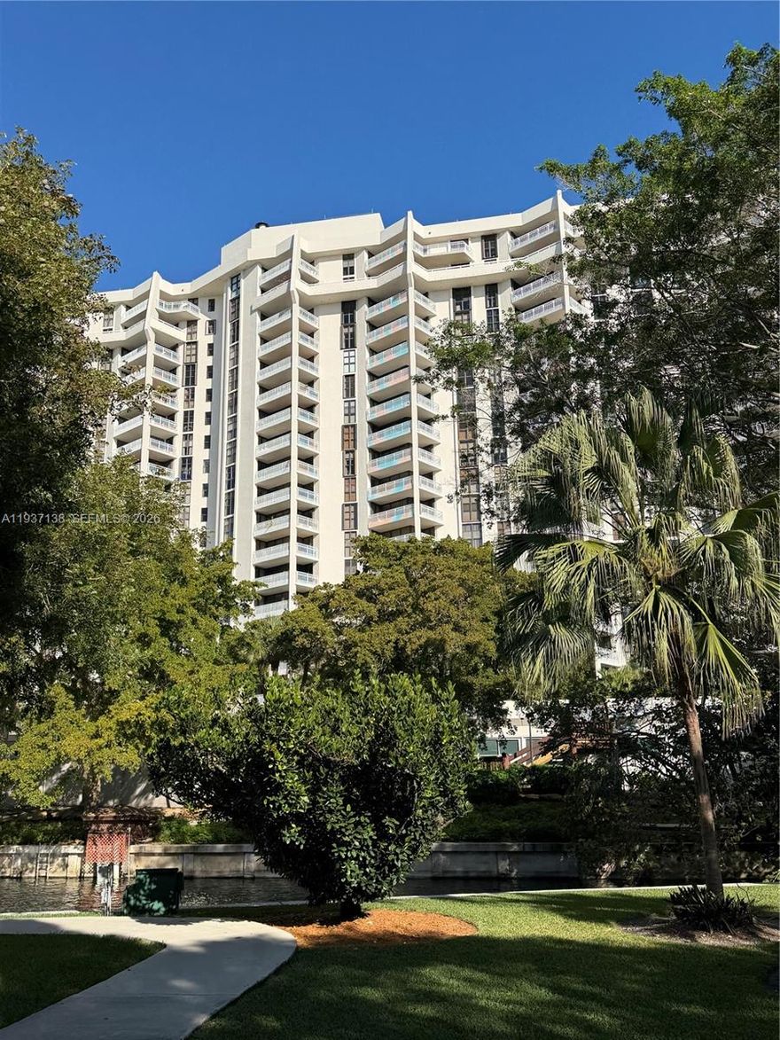 Very nice condo at the Towers of Quayside, a waterfront community east of US1. This condo unit is very spacious, has a very nice layout. The wrap around balcony has views of the Bay and the city. Very nice location, in the middle of Miami. Minutes to Miami Shores, Aventura, Sunny Isles and Haulover Beach, Miami Beach and South Beach. Condo features one full bedroom, an open loft and 2 bathrooms.  Call today for your private showing
