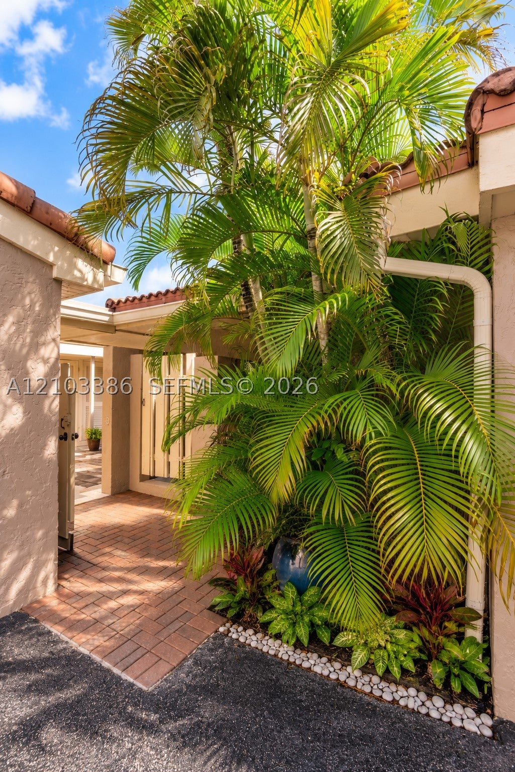 103 Tweedbrook Ln