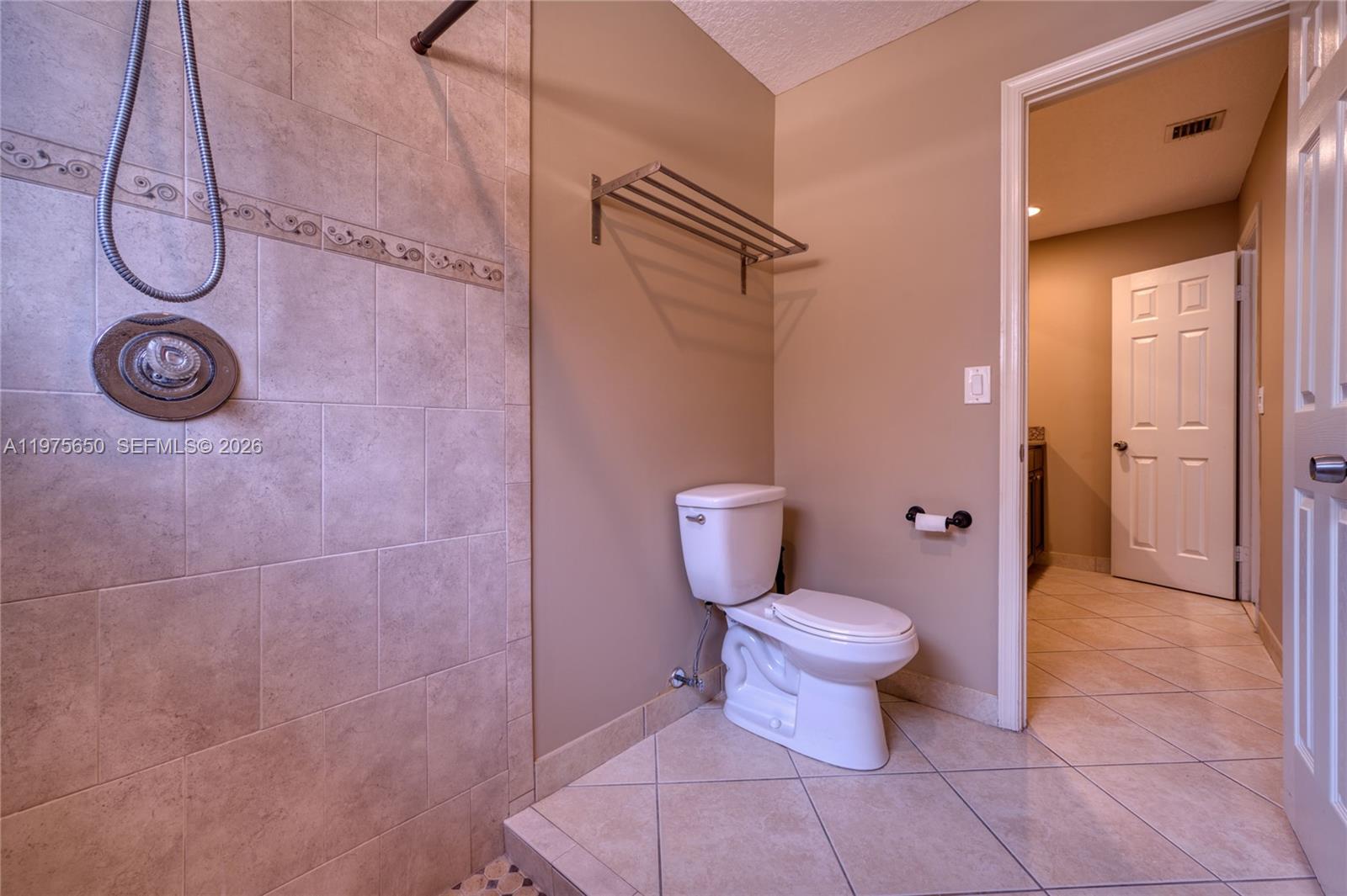 CRANBROOK LAKE ESTATES - Residential