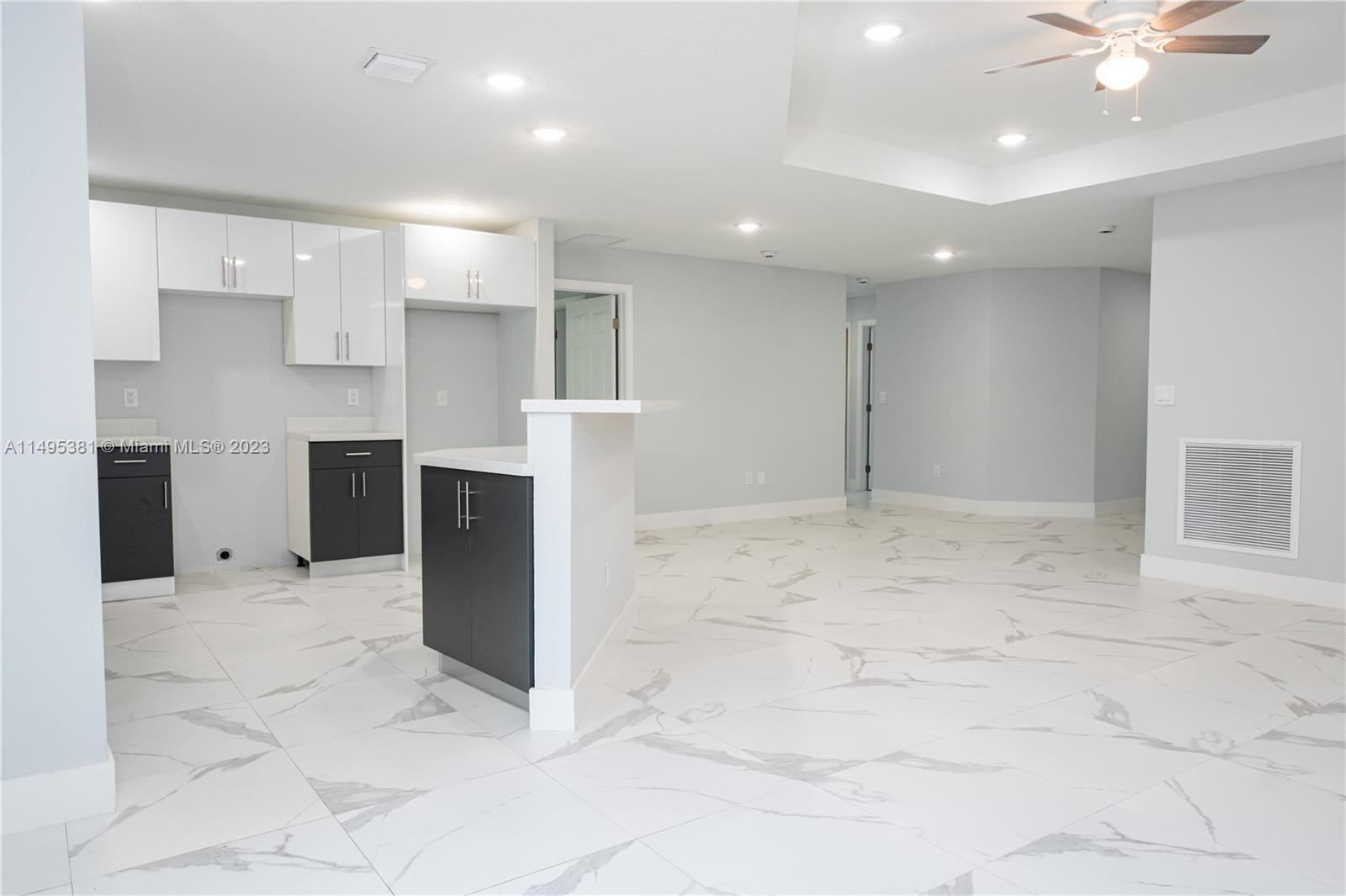 FRANKLIN PARK - Residential Lease